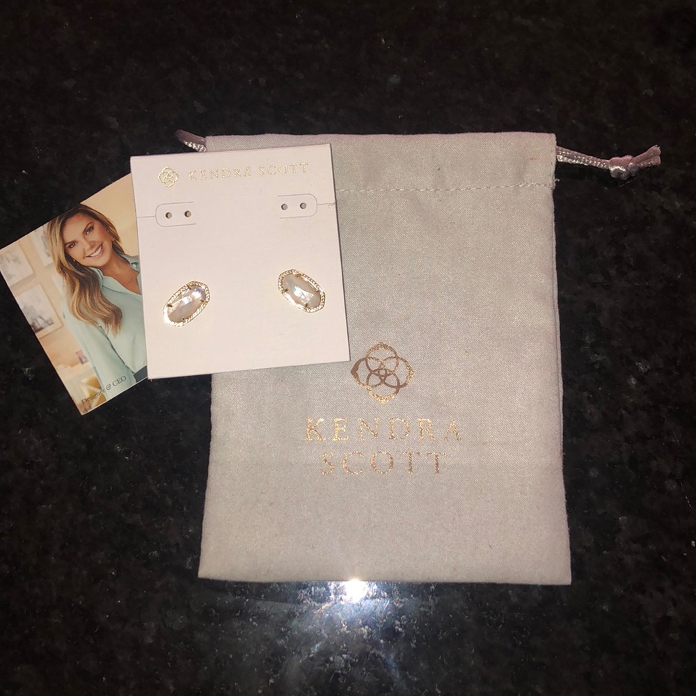 Pearl with gold Kendra Scott earrings❗️NEVER WORN